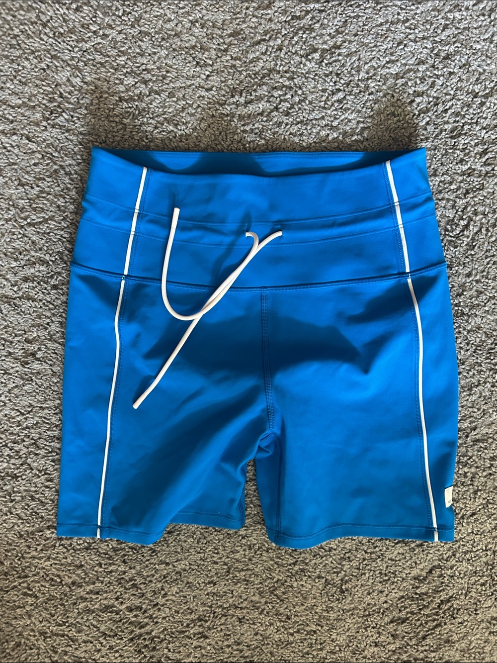 Vuori 5’ Daily Piped Shorts